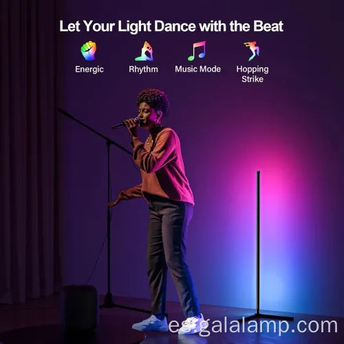 Lámpara de latón moderna con colorida iluminación RGB